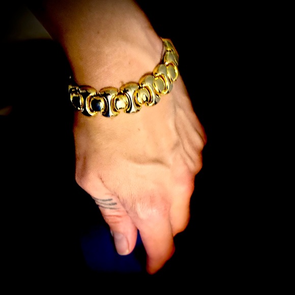 Vintage Gold Tone Link Bracelet. - Picture 5 of 8